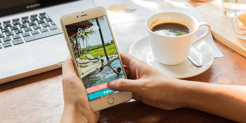 pay less up front systeme de paiement airbnb