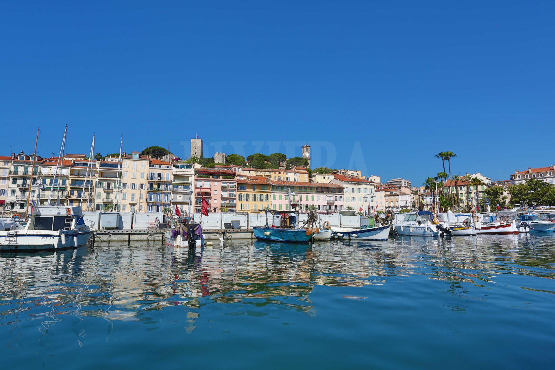 Read more about the Airbnb article: with 7 active listings, Cannes is the 418th French city on the platform